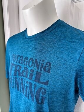 Patagonia Trail Running Short Sleeve Capilene Graphic T Shirt Size Medium